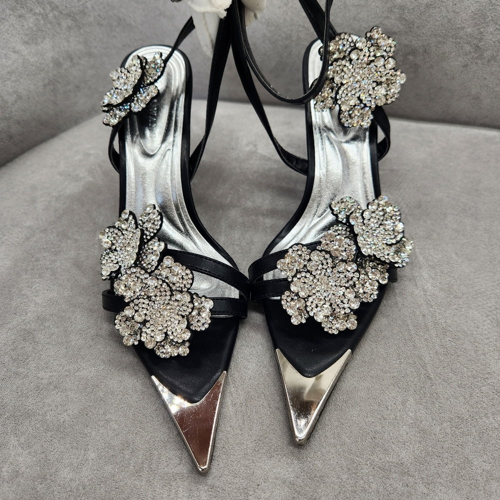 Azalea Wang Dress Sandals 9 Black Leather Njema Beaded Flowers Pointy New $100 - Picture 2 of 16